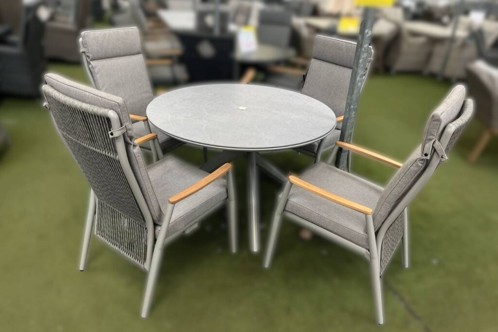 Cosby 4 Seater Reclining Dining Set in Natural